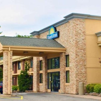 Days Inn by Wyndham Wayne Thumbnail