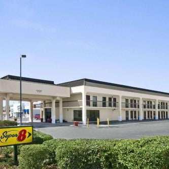 Super 8 by Wyndham Oxford Thumbnail