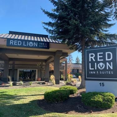 Red Lion Inn & Suites Deschutes River-Bend Thumbnail