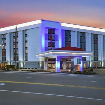 Holiday Inn Express & Suites Cincinnati Riverfront By IHG Thumbnail