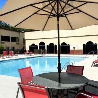 Cottonwood Suites Savannah Hotel & Conference Center Thumbnail
