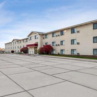 Super 8 by Wyndham Lincoln North Thumbnail