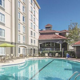 La Quinta Inn & Suites by Wyndham Atlanta Perimeter Medical Center Thumbnail