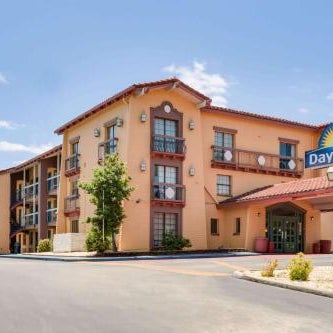Days Inn by Wyndham Birmingham/West Thumbnail
