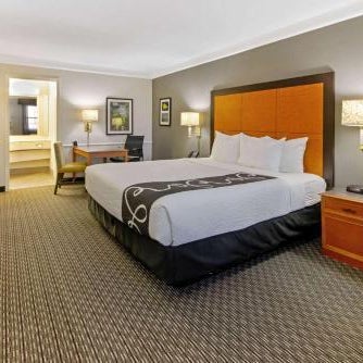 La Quinta Inn & Suites by Wyndham Santa Fe Thumbnail