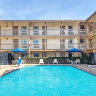 Budget Inn & Suite Atlanta Marietta Stadium Thumbnail
