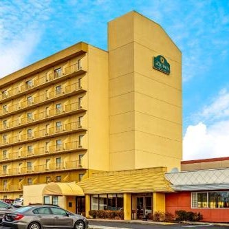 La Quinta Inn & Suites by Wyndham Stamford Thumbnail