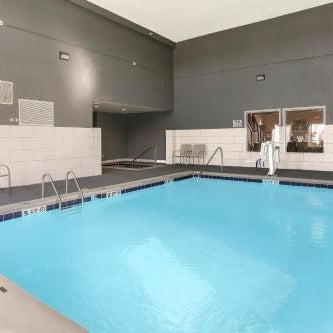 Baymont by Wyndham Bowling Green Thumbnail