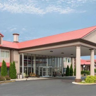 Ramada by Wyndham Bowling Green Thumbnail