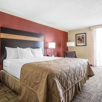 Clarion Hotel Fort Mill Near Amusement Park Thumbnail