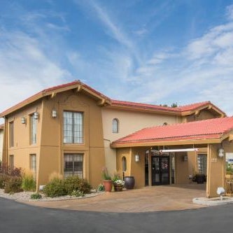 Spark by Hilton Rock Springs Thumbnail