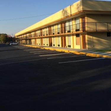 Days Inn by Wyndham Madison Thumbnail
