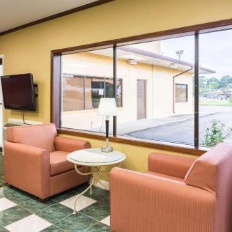 Rodeway Inn Hazlehurst Thumbnail