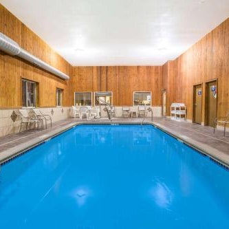 Days Inn by Wyndham Evansdale Waterloo Thumbnail