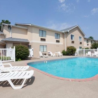 Ramada by Wyndham Tell City Thumbnail