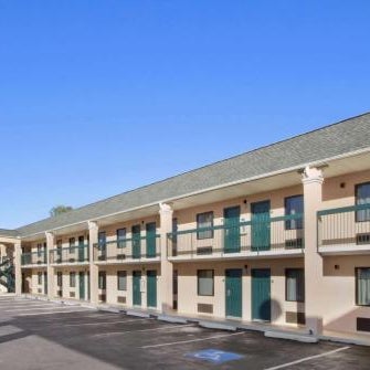 Days Inn By Wyndham Lexington/Columbia Thumbnail
