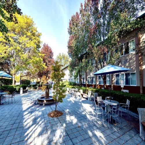 DoubleTree by Hilton Providence Airport Warwick Thumbnail