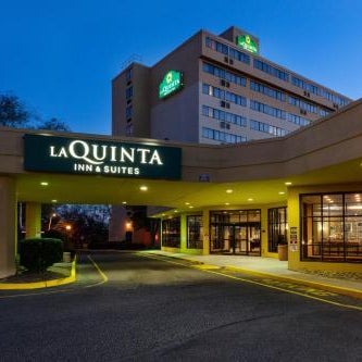 La Quinta Inn & Suites by Wyndham Secaucus Meadowlands Thumbnail