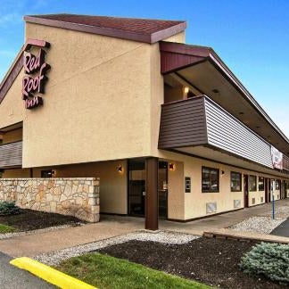 Red Roof Inn Charleston - Kanawha City, WV Thumbnail