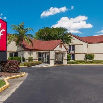 Red Roof Inn & Suites Brunswick I-95 Thumbnail