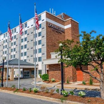 DoubleTree by Hilton Neenah Thumbnail