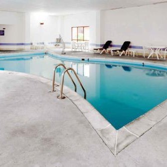Days Inn & Suites by Wyndham Northwest Indianapolis Thumbnail
