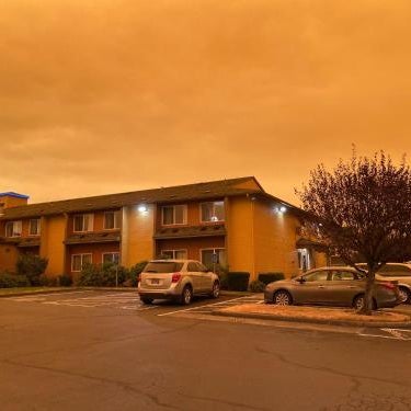 Travelodge Suites by Wyndham Newberg  Thumbnail
