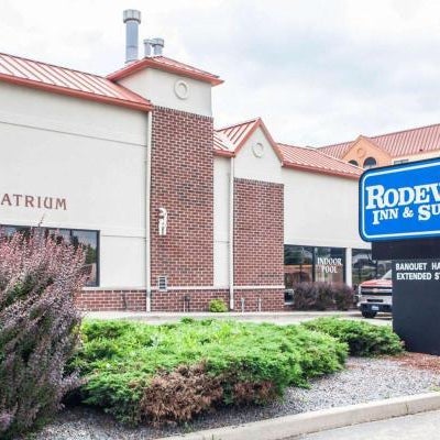 Rodeway Inn & Suites Milwaukee Thumbnail