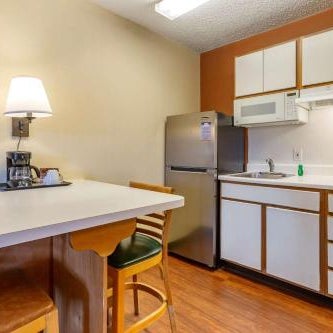 Suburban Studios Albuquerque Midtown - University Thumbnail