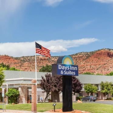 Days Inn & Suites by Wyndham Kanab Thumbnail