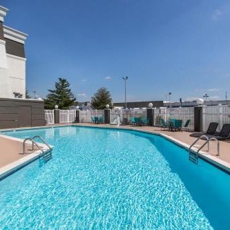 La Quinta Inn & Suites by Wyndham Goodlettsville Thumbnail