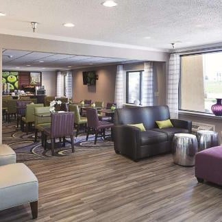La Quinta Inn & Suites by Wyndham Baton Rouge Siegen Lane Thumbnail