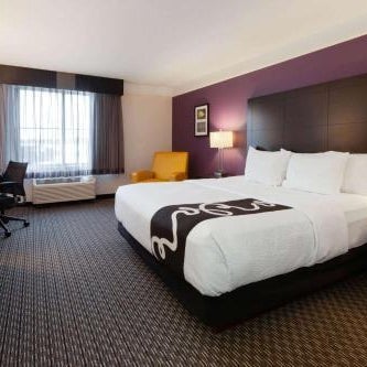 La Quinta Inn & Suites by Wyndham Detroit Utica Thumbnail