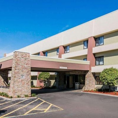 Quality Inn & Suites Warren Thumbnail