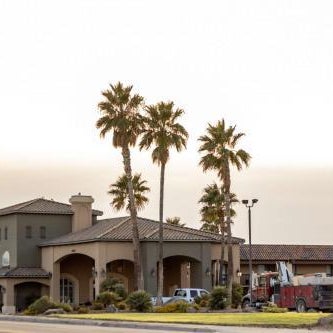 Best Western Plus A Wayfarer's Inn & Suites Thumbnail