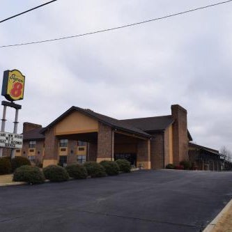 Super 8 by Wyndham Paragould Thumbnail