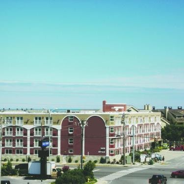 Gold Leaf Hotel of Dewey Thumbnail