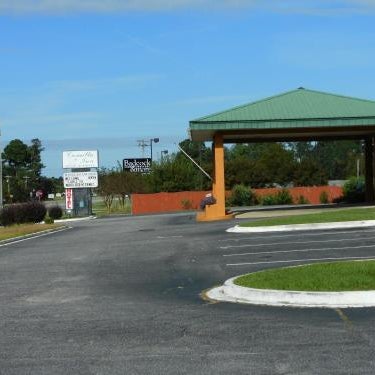 Camilla Inn & Suites Thumbnail