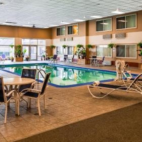Rock Island Inn & Suites Marshalltown Thumbnail