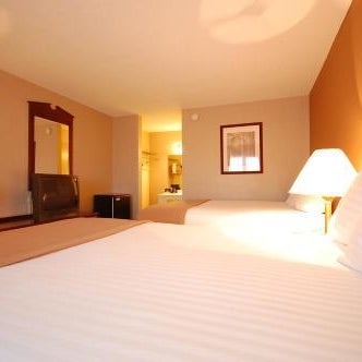 Magnuson Hotel Red Baron Thumbnail