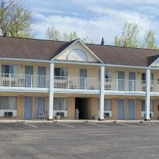 Thunderbird Inn Of Mackinaw City Thumbnail