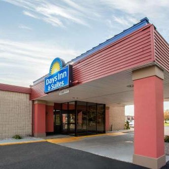 Days Inn & Suites by Wyndham Mt Pleasant Thumbnail