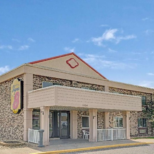 Super 8 by Wyndham Monticello Thumbnail