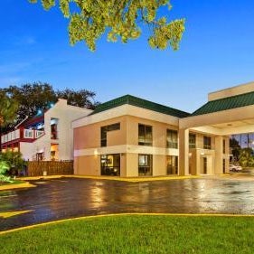 Best Western Oak Manor Thumbnail