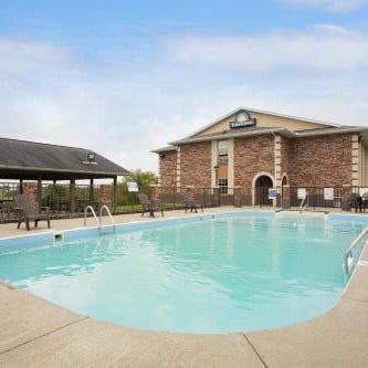 Days Inn by Wyndham Perryville Thumbnail