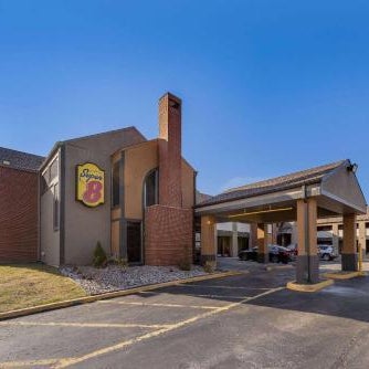 Super 8 by Wyndham Kansas City Airport North Thumbnail