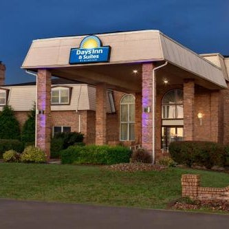 Days Inn and Suites by Wyndham Sikeston Thumbnail