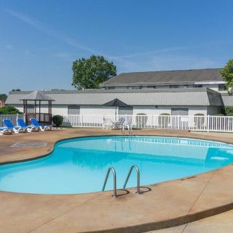 Days Inn & Suites by Wyndham Columbus East Airport Thumbnail