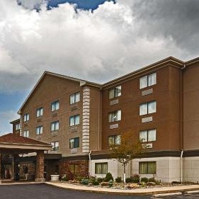 Comfort Inn & Suites Copley Akron Thumbnail