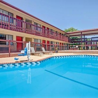 Super 8 by Wyndham Albany Thumbnail